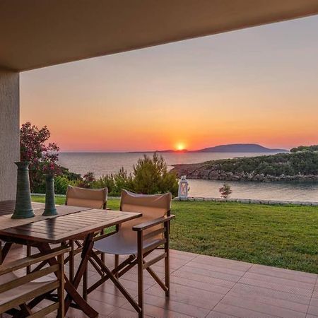 Villa Idyle - Beachfront Residence Tragána Екстериор снимка